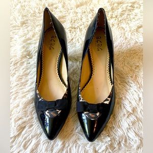 BCBG Paris Isabell Kitten Heel Pointed Toe Cheetah Leopard Black Patent Leather